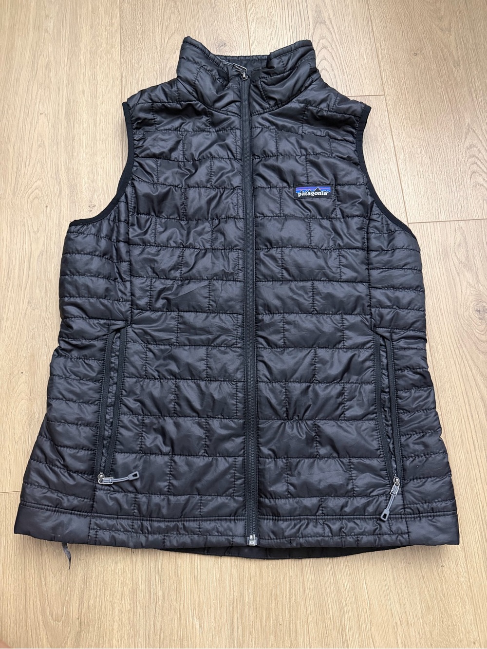 Patagonia Black Nano Puff Quilted Puffer Vest women’s size medium
